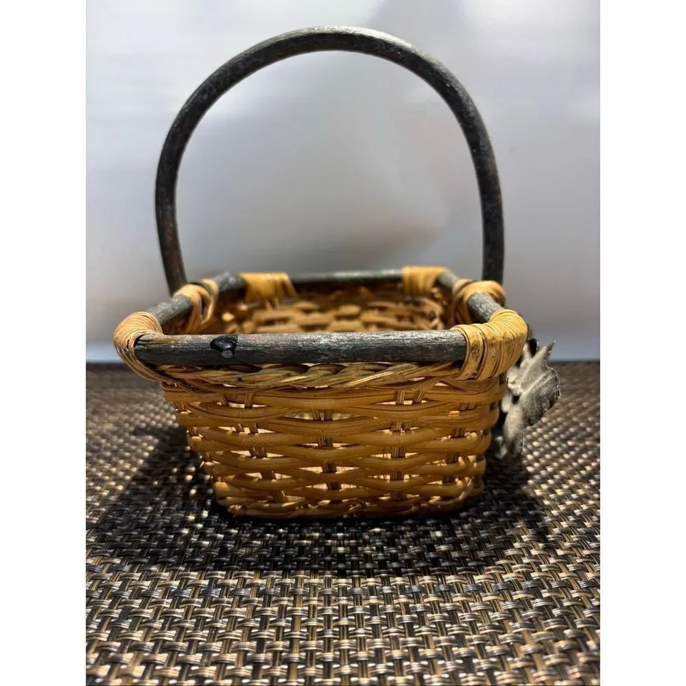Small basket